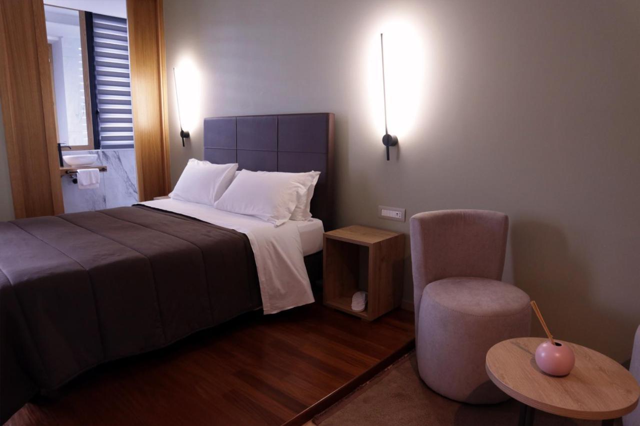 Manhattan Room & Suite باري المظهر الخارجي الصورة