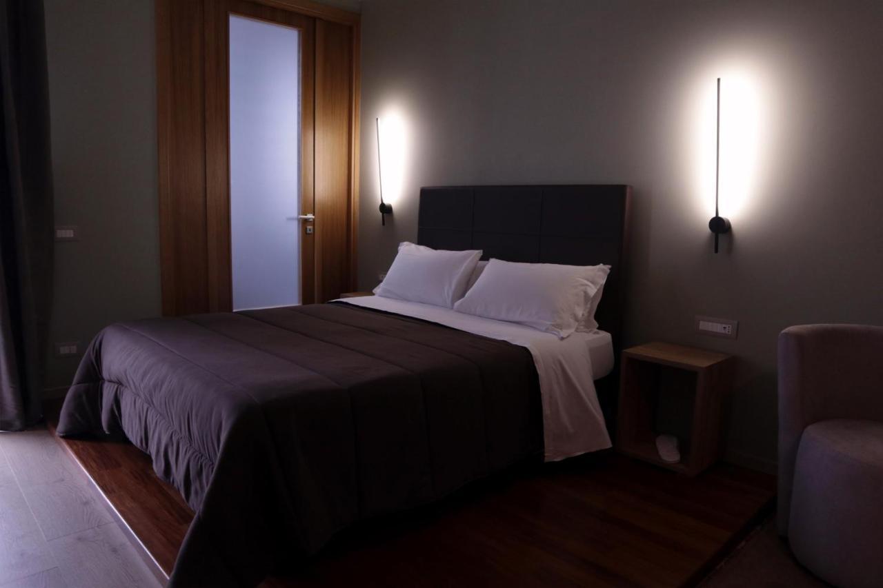 Manhattan Room & Suite باري المظهر الخارجي الصورة