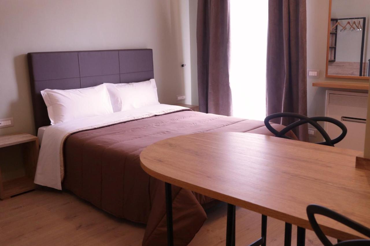Manhattan Room & Suite باري المظهر الخارجي الصورة