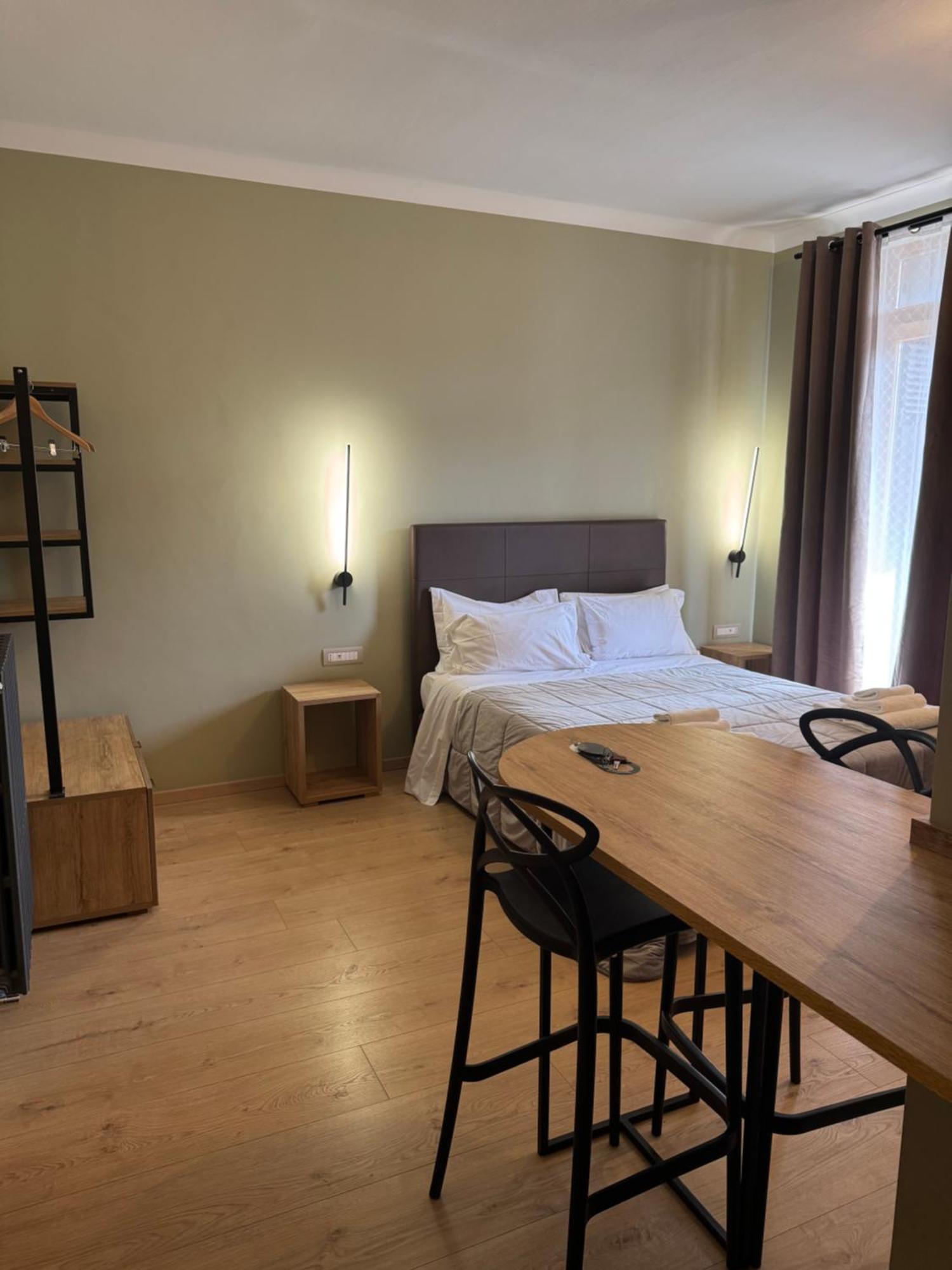 Manhattan Room & Suite باري المظهر الخارجي الصورة