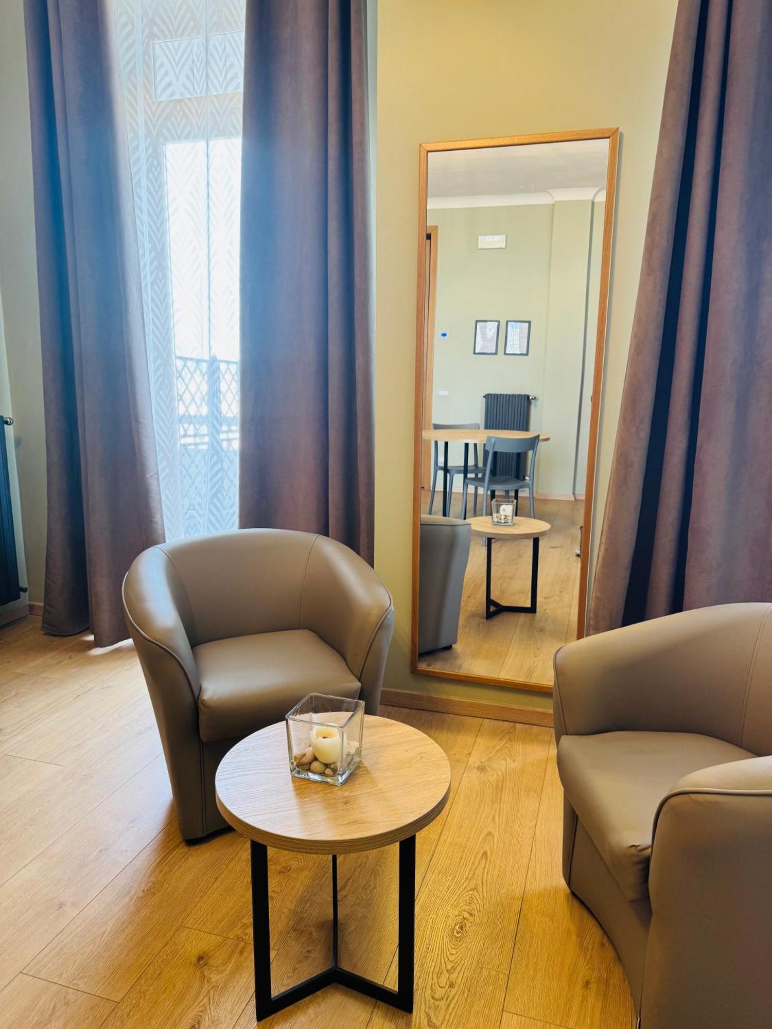 Manhattan Room & Suite باري المظهر الخارجي الصورة