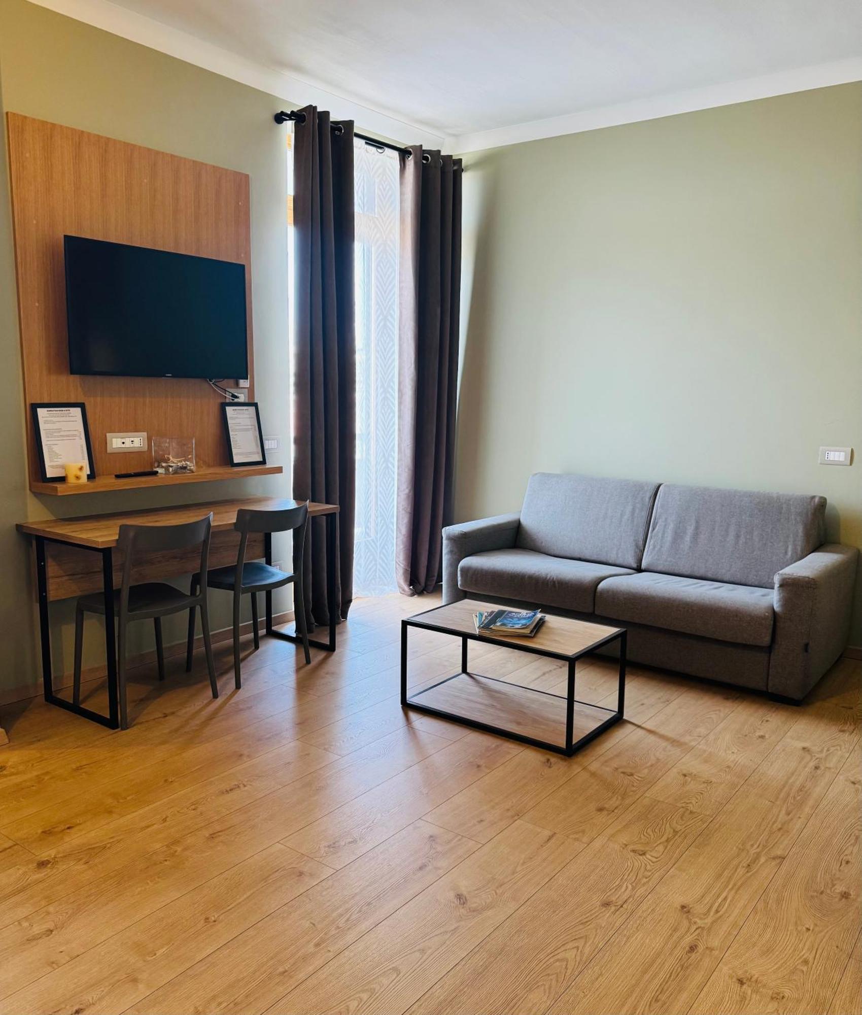 Manhattan Room & Suite باري المظهر الخارجي الصورة